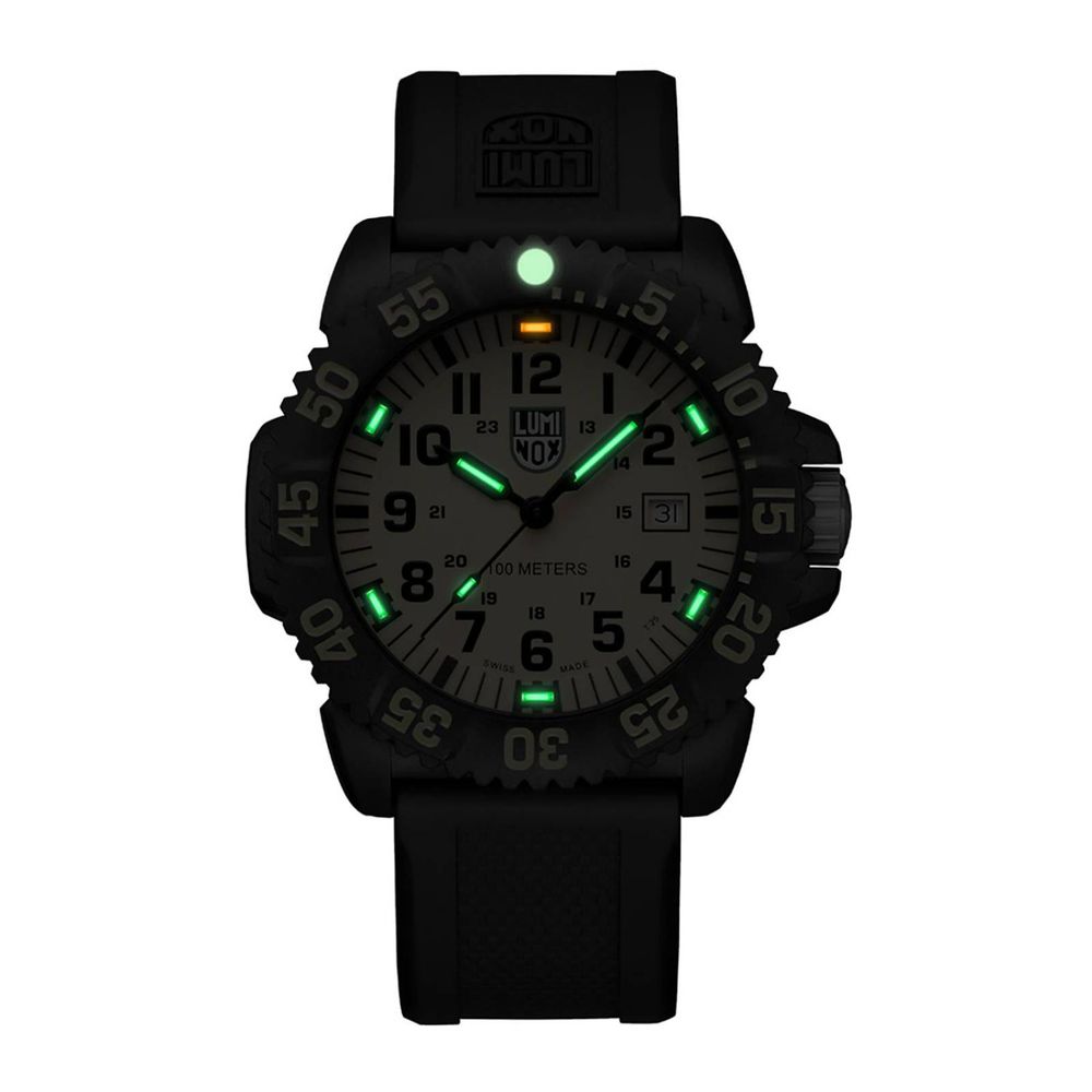 Luminox Sea Lion 2050 men's watch with quartz movement