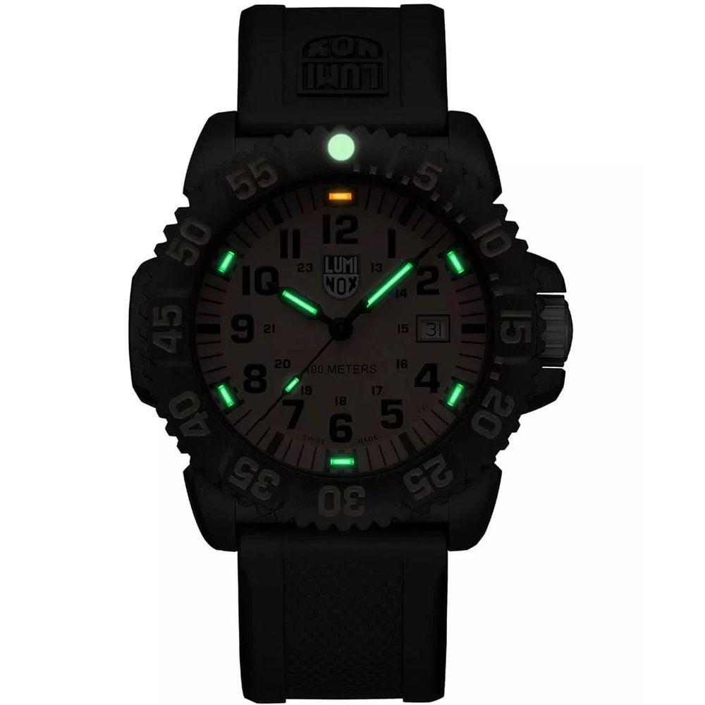 Luminox Sea Lion 2050 men's watch with quartz movement