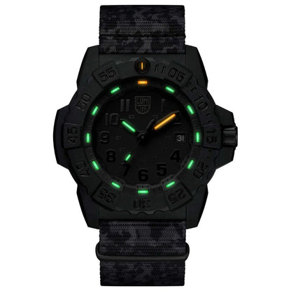 Luminox Navy SEAL 3500 men's watch with Swiss quartz