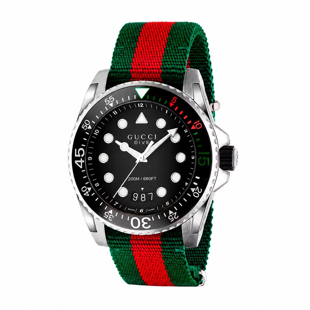 Gucci Dive YA136209A unisex watch with black dial