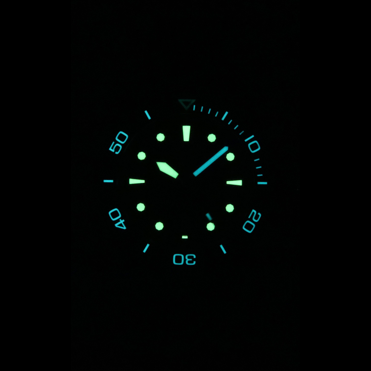 TAG Heuer Aquaracer Diver's Green Dial Automatic 43mm Men's Watch
