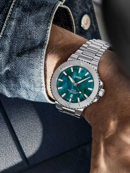 Oris Aquis Date Automatic 01 733 7730 4137-07 8 24 05PEB 43mm 30 ATM Green Dial Men's Watch
