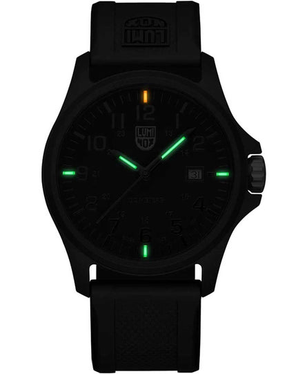 Luminox Patagonia Carbonox 43 mm Quartz X2.2402 43mm 10 ATM Black Dial Men's Watch