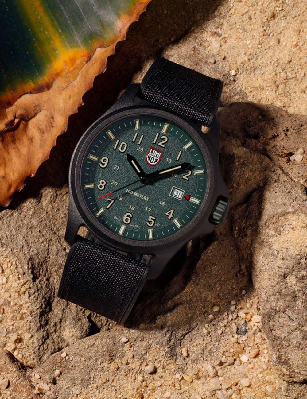 Luminox Atacama Field Quartz XL.1977 43mm 10 ATM Green Dial Men's Watch