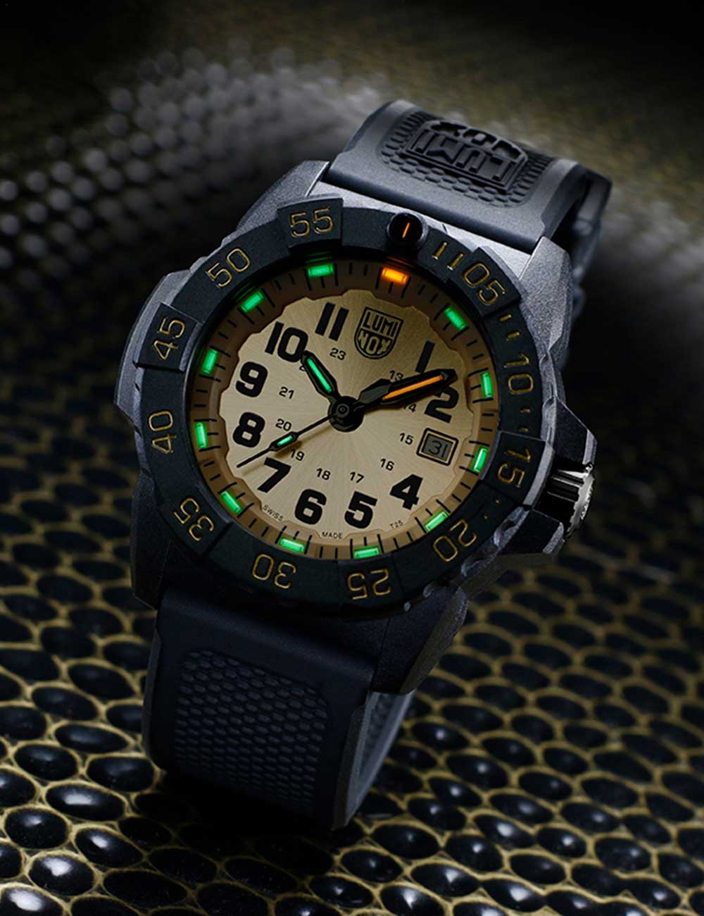Luminox Neavy Seal Gold Quartz XS.3505.GP.1 45mm 20 ATM Black Dial Men's Watch